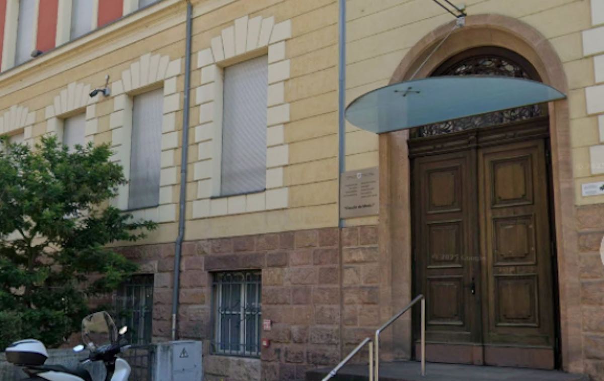 cellulare classe denuncia risarcimento prof