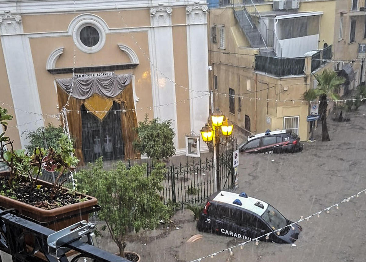 nubifragio ischia allagamenti maltempo