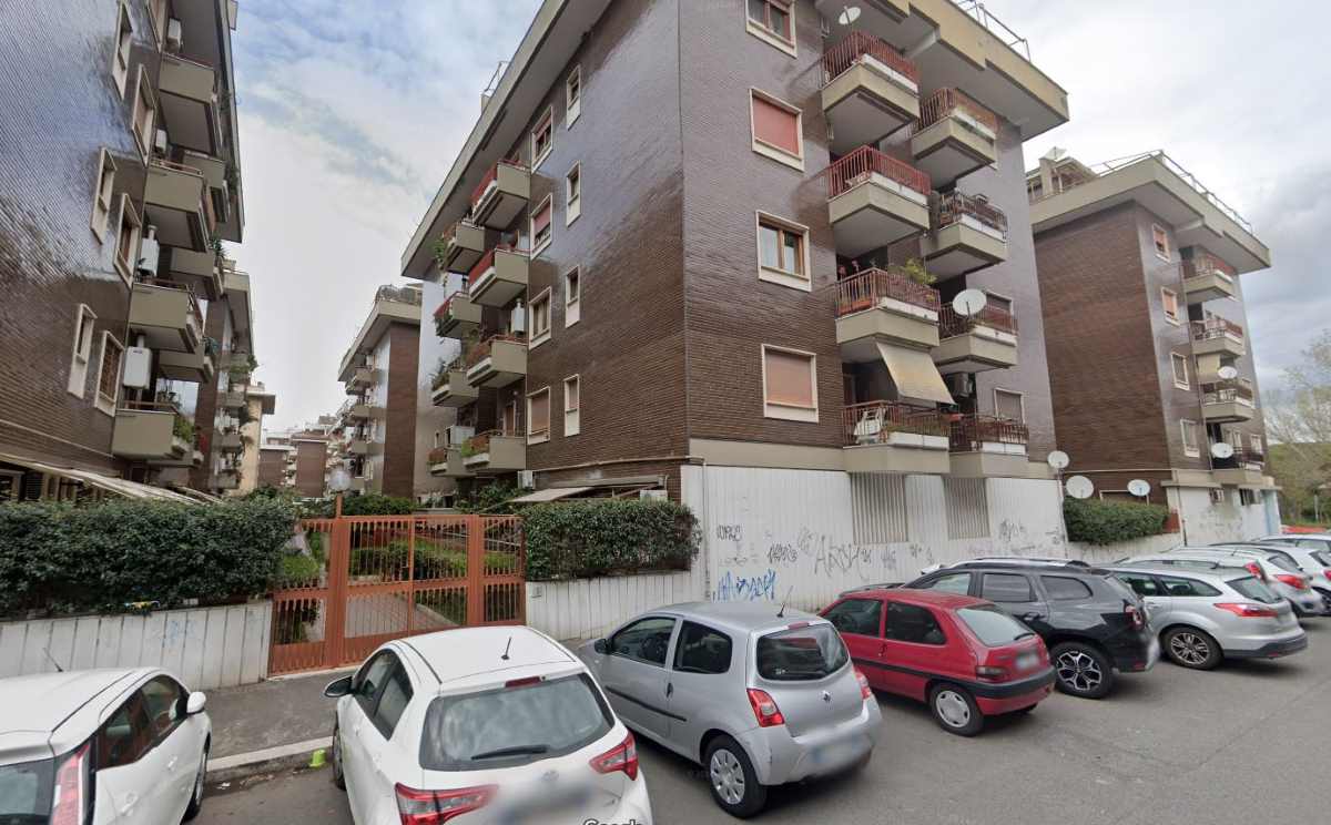 ostia operaio precipita quinto piano morti sul lavoro via mare di tasman