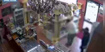 rapina gioielleria milano